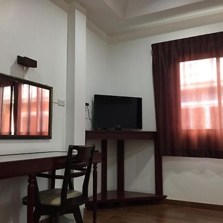 Issara House Bangkok Otel Dış mekan fotoğraf