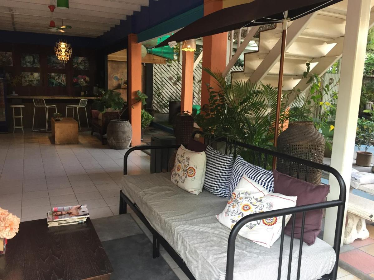 Issara House Bangkok Otel Dış mekan fotoğraf